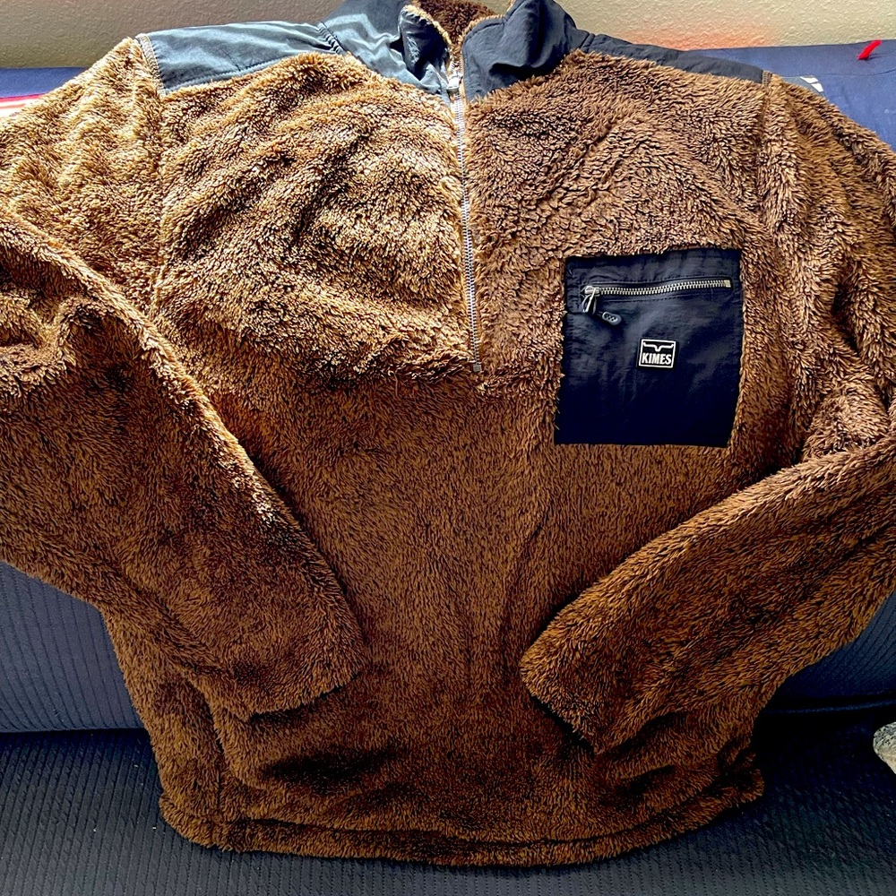 Kimes Ranch 1/2 Zip Pullover. Brown in color. Men’s size Large